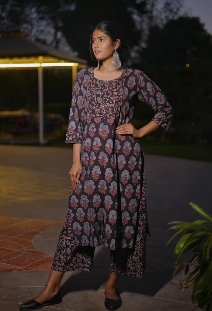 Ajrakh Hand-Block Printed Black Handloom Kurti Set - Image 3