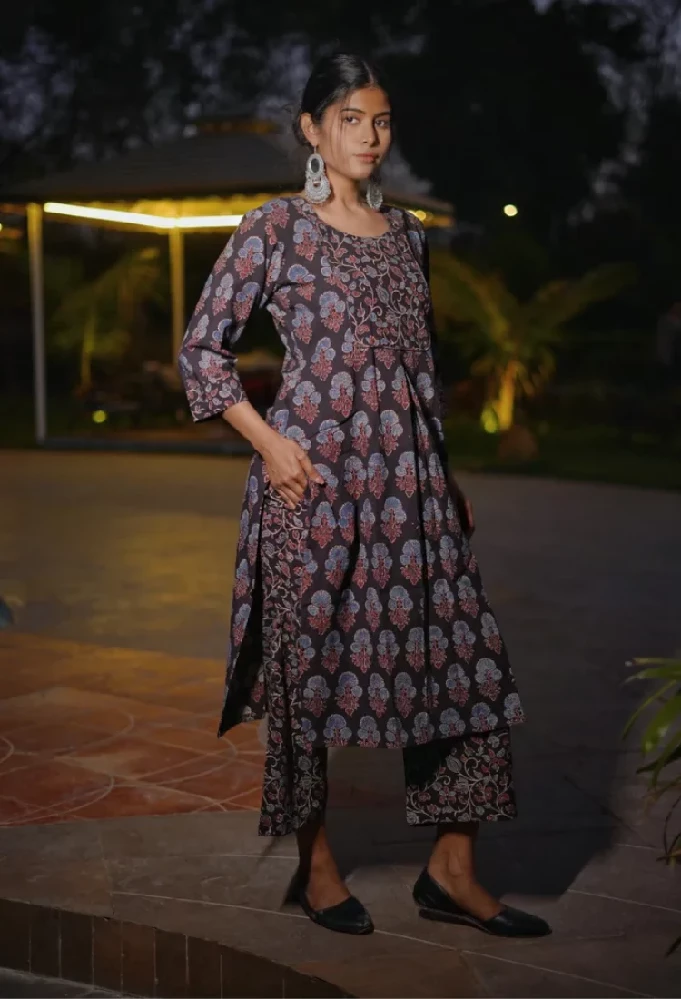 Ajrakh Hand-Block Printed Black Handloom Kurti Set - Image 4