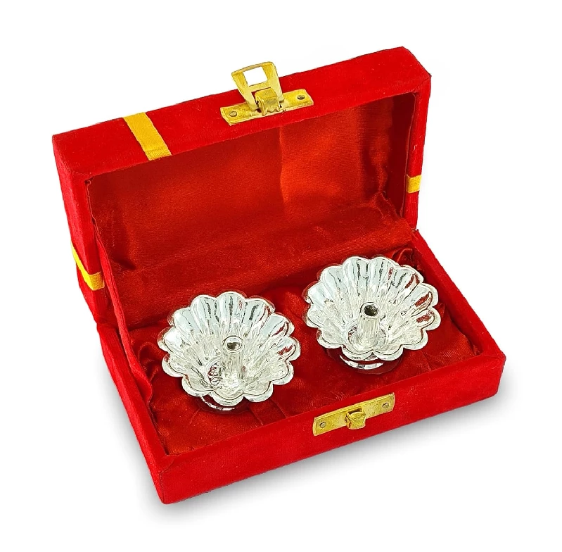Bengalen Silver Plated Diya with Red Velvet Gift Box Flower Dia Oil Lamp Bengalen Silver Plated Diya with Red Velvet Gift Box Flower Dia Oil Lamp-Pack Size-100 g