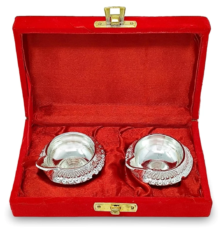 Bengalen Silver Plated Kuber Diya with Red Velvet Gift Box Decorative Dia Bengalen Silver Plated Kuber Diya with Red Velvet Gift Box Decorative Dia-Pack Size-100 g