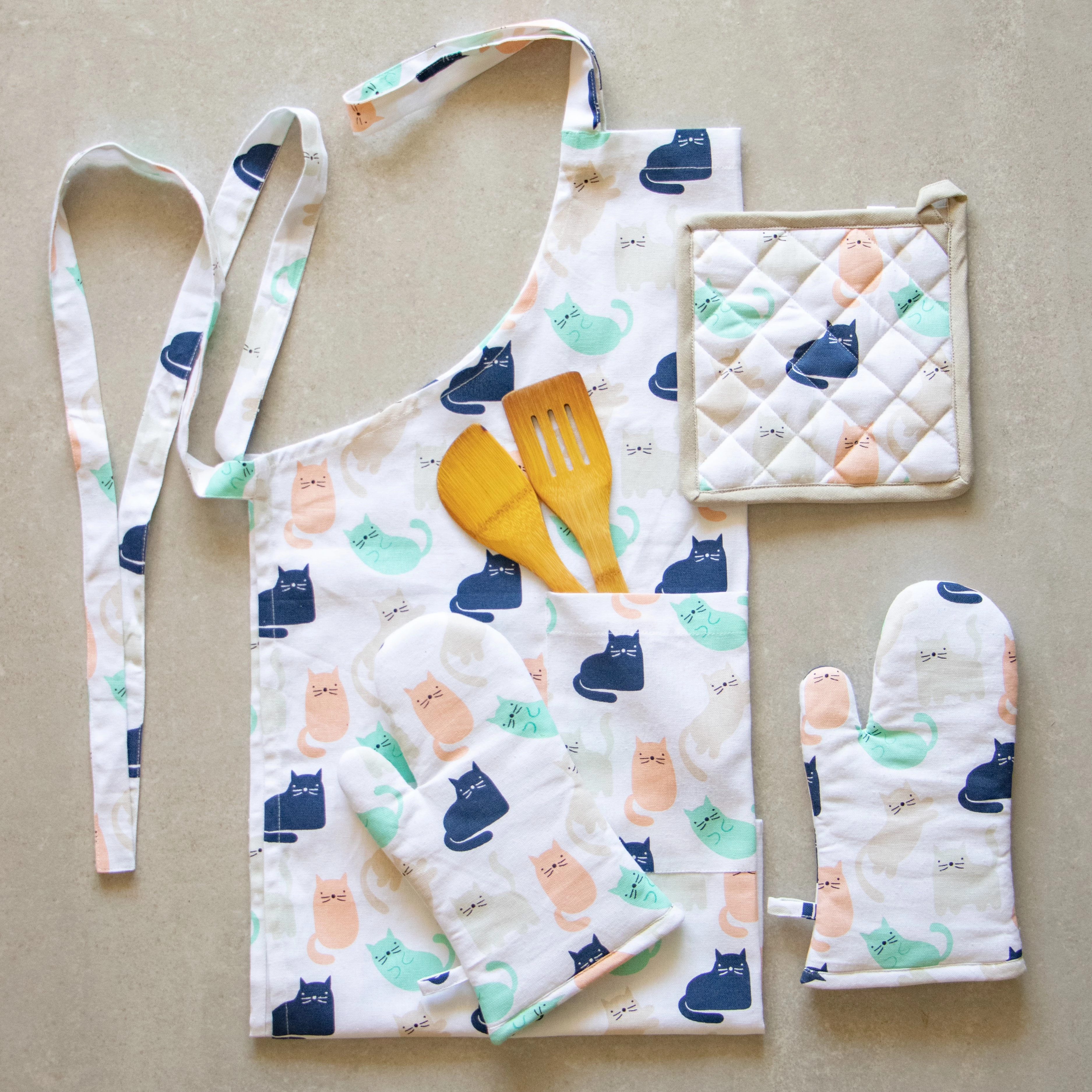 Oak & Lily Combo Set of Cat Print Apron, Microwave Oven Mittens & Pot Holders Oak & Lily Combo Set of Cat Print Apron, Microwave Oven Mittens & Pot Holders-Pack Size-Set of 5 Pc