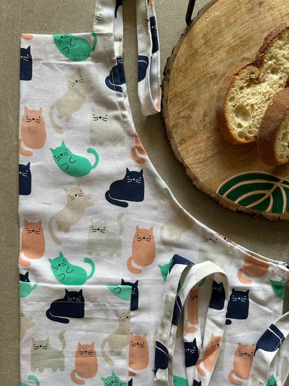 Oak & Lily Combo Set of Cat Print Apron, Microwave Oven Mittens & Pot Holders - Image 10