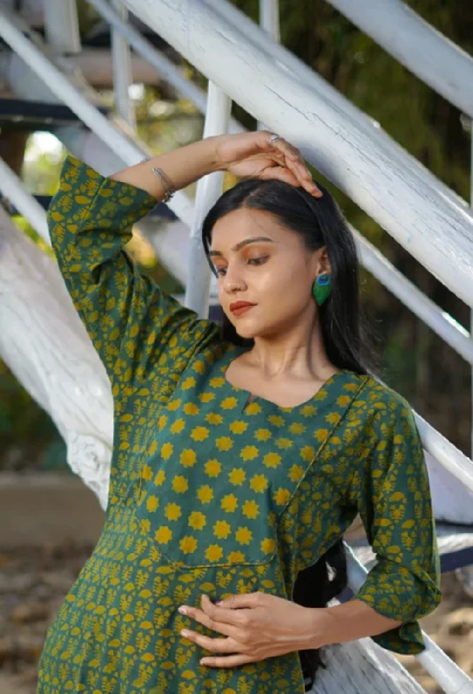 Cotton Handloom Green Kurti with Ajrakh Hand-Block Pattern - Image 2