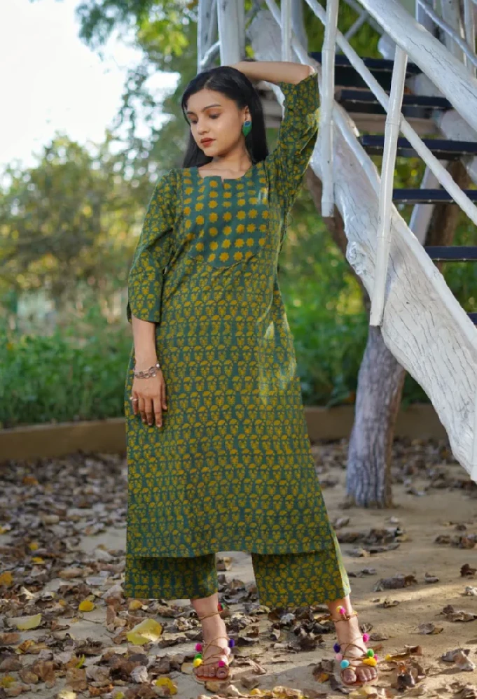 Cotton Handloom Green Kurti with Ajrakh Hand-Block Pattern - Image 4