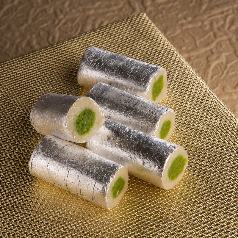 Dadus-Mithai-Vatika-Kaju-Pista-Roll-300-g-2.webp