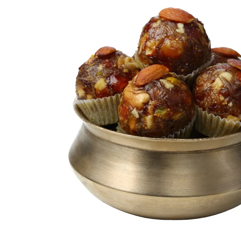 Dadus-Mithai-Vatika-Khajoor-Dryfruit-Laddu-250-g-1.webp