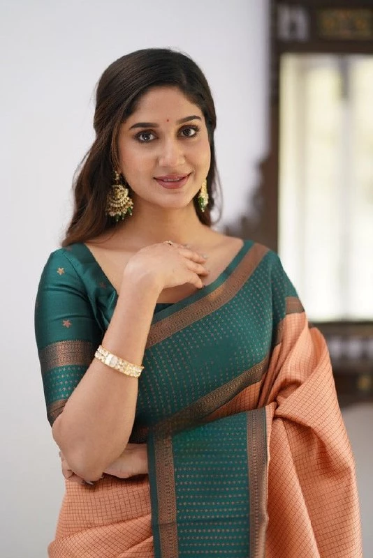 Designer Party Wear Heavy Banarasi Soft Silk Saree - Image 12