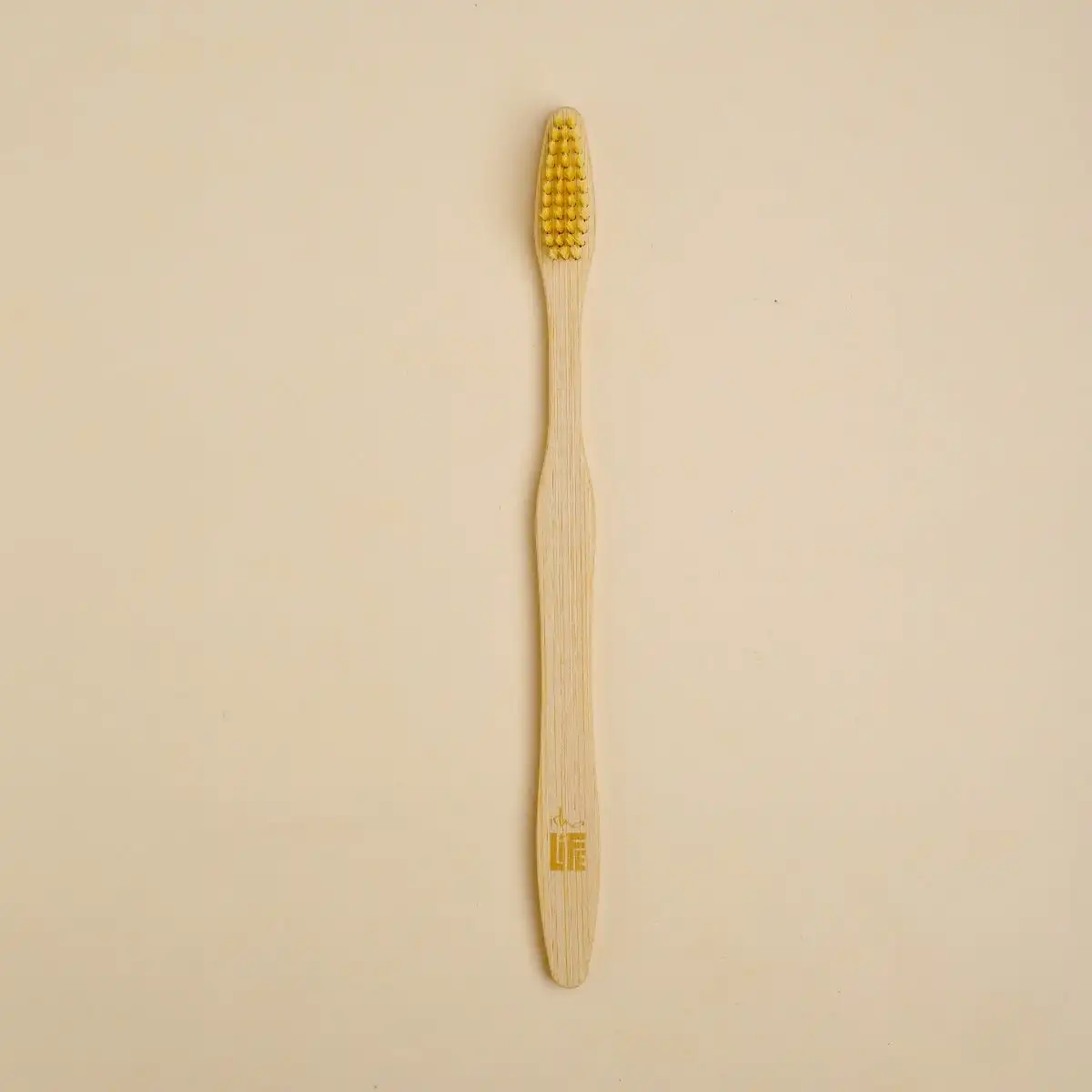 Isha-Life-Bamboo-Toothbrush-for-Adults-20-g-1.webp