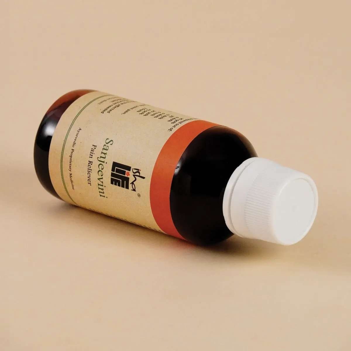 Isha-Life-Sanjeevini-Pain-Reliever-Oil-100-ml-2.webp