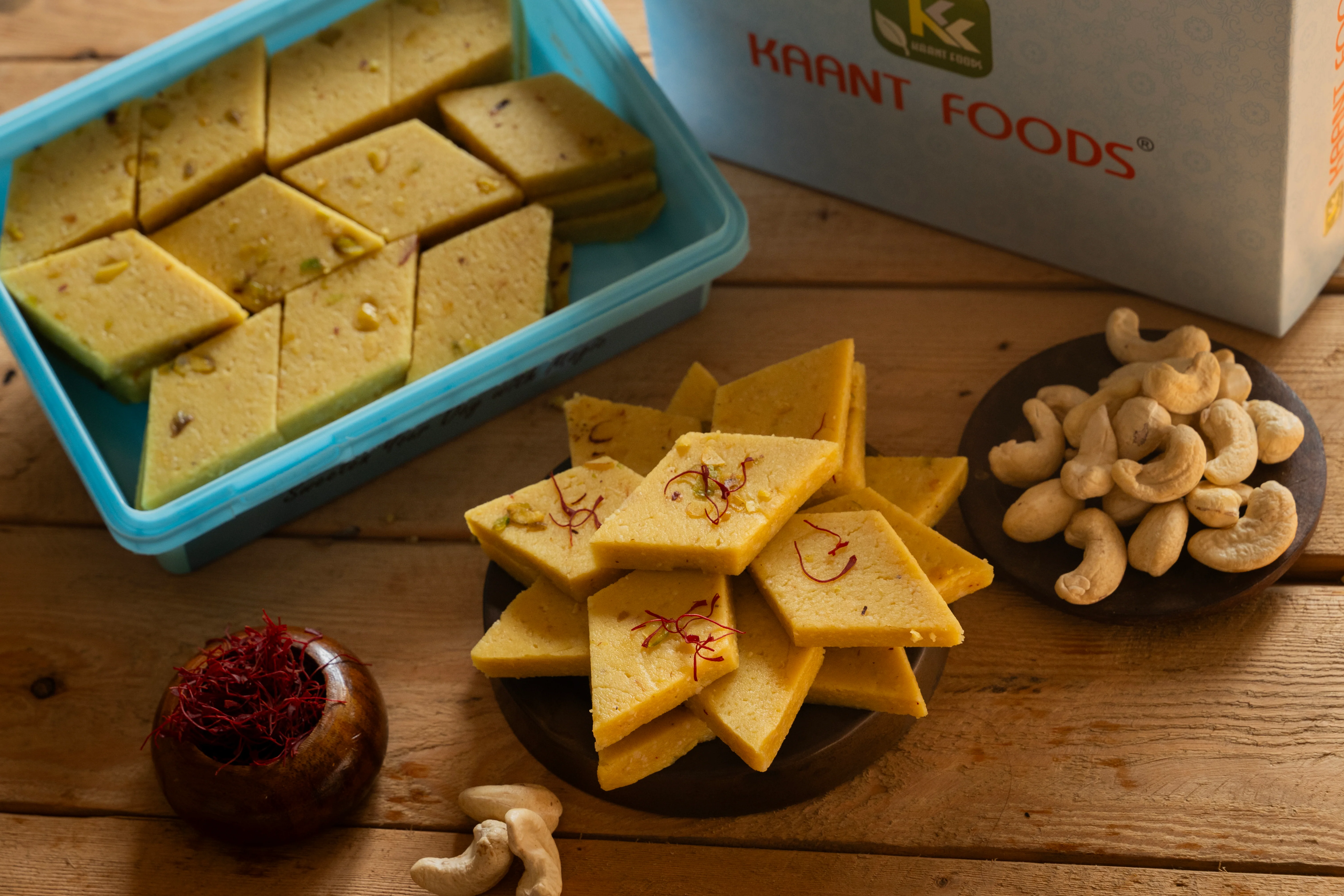 Kaant-Foods-Kesar-Pista-Kaju-Katli-500-g-2.webp