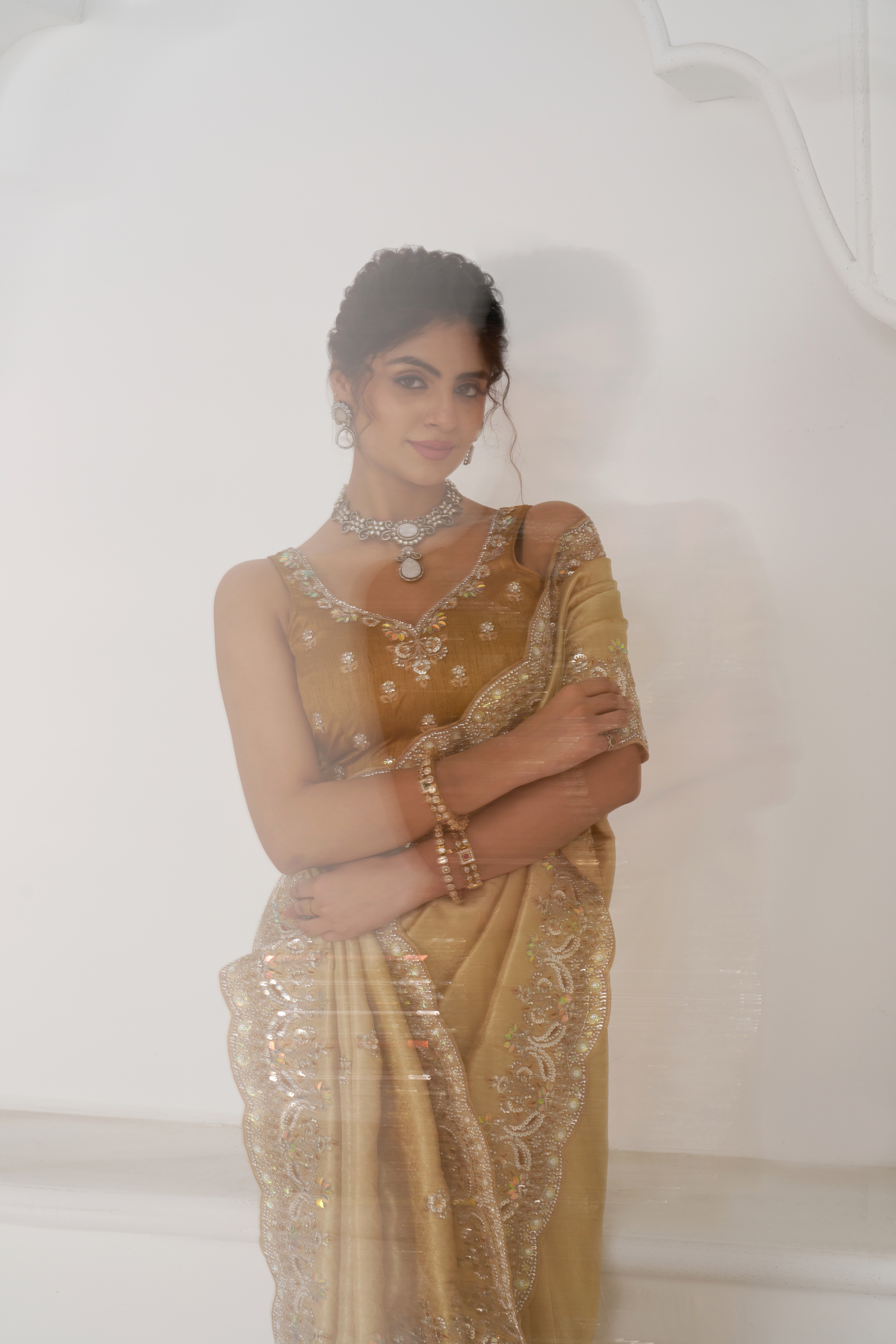 Kesar Fab Golden Elegance Dola Silk Saree with Sequins & Bead Embroidery - Image 4