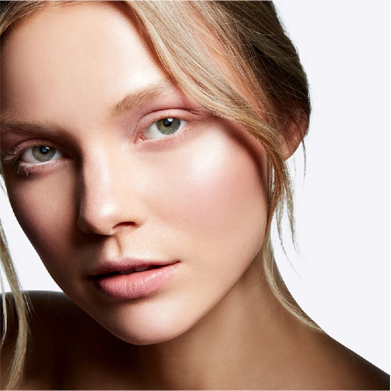 M.A.C Mineralize Skinfinish Highlighter - Image 3