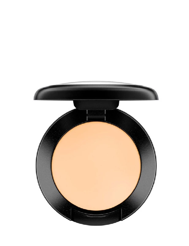 M.A.C Studio Finish SPF 35 Concealer - Image 4