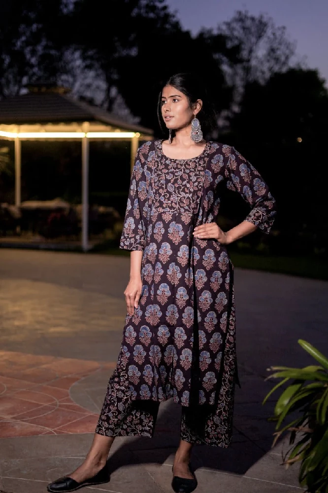 Mid-night Blue Cotton Pants with Ajrakh Block-Prints - Image 3