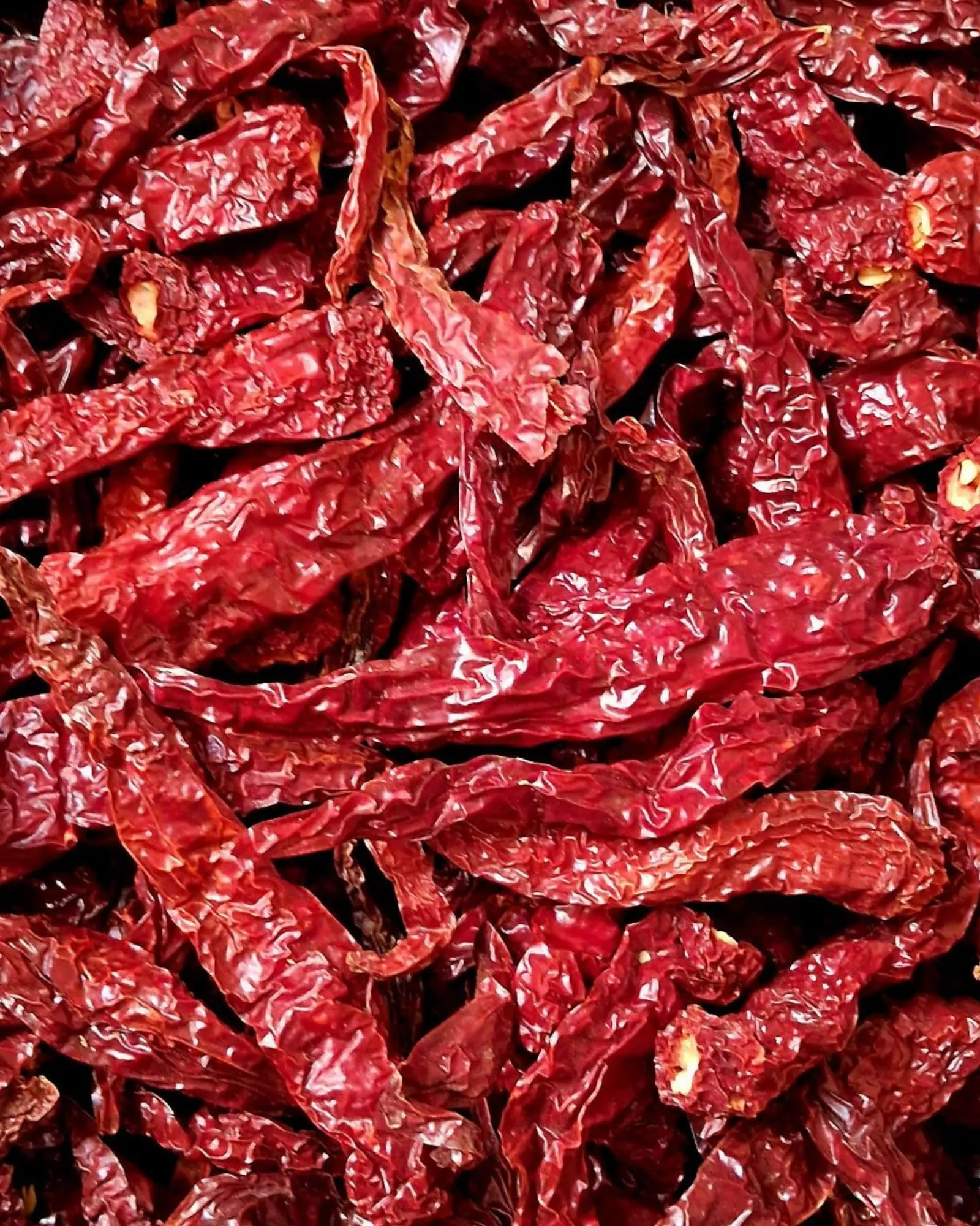 Natural-Dry-Kashmiri-Red-Chilli-Whole-100-2.webp
