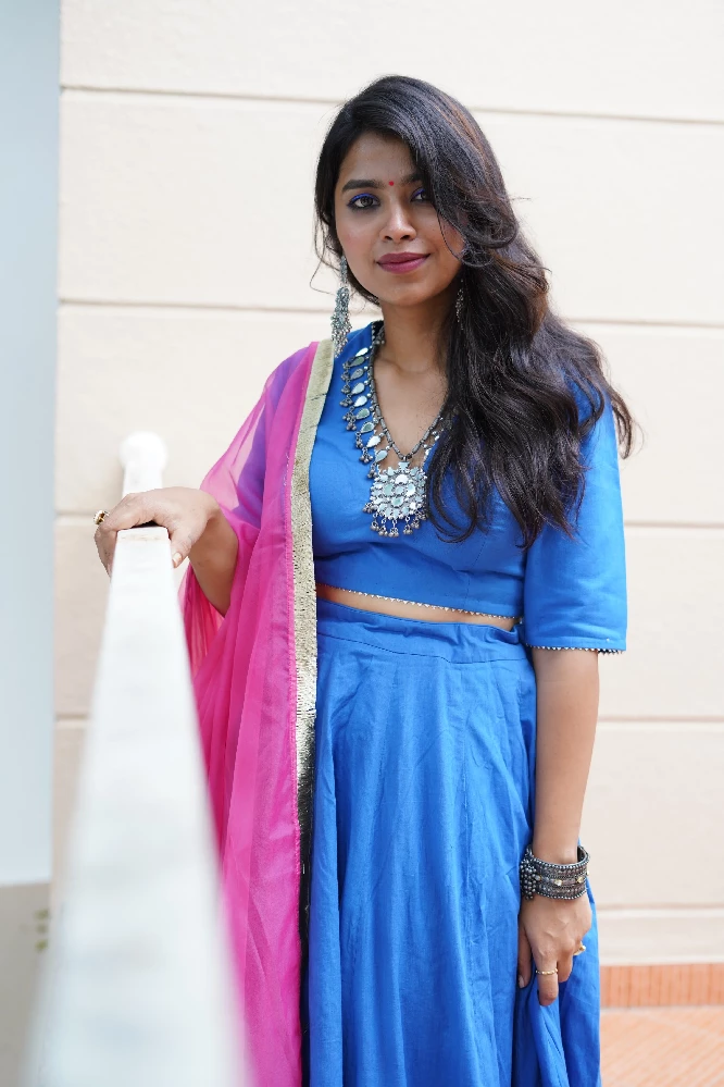 Neel-Pink & Blue Lehenga Choli Set - Image 3