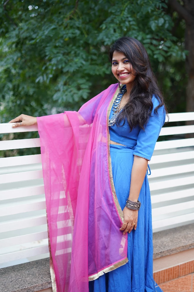Neel-Pink & Blue Lehenga Choli Set - Image 5
