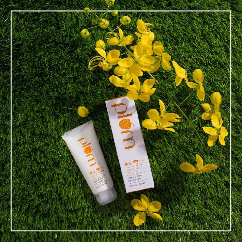 Plum Chamomile & White Tea Sheer Matte Day Cream SPF50 - Image 2