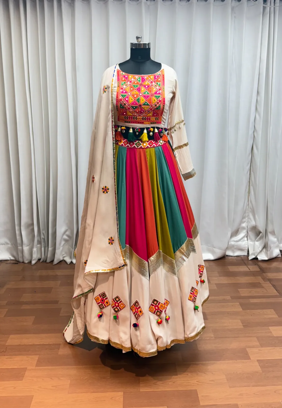 Roykals Multi Lehenga with Beige Blouse - Mirror Work Lampi Border Chaniya Choli - Image 5