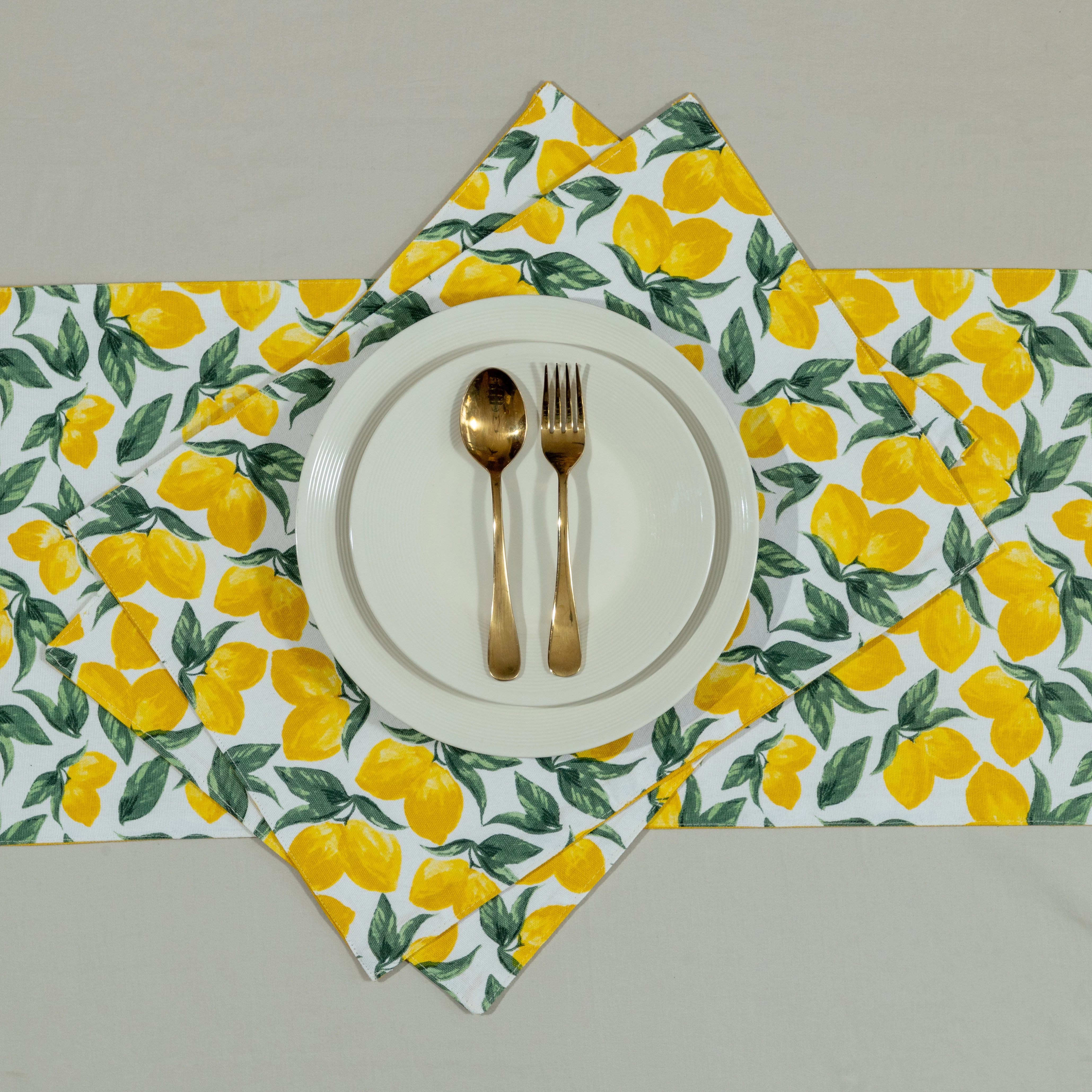 Oak & Lily Combo Set of Table Runner and Placemats Lemon Print
