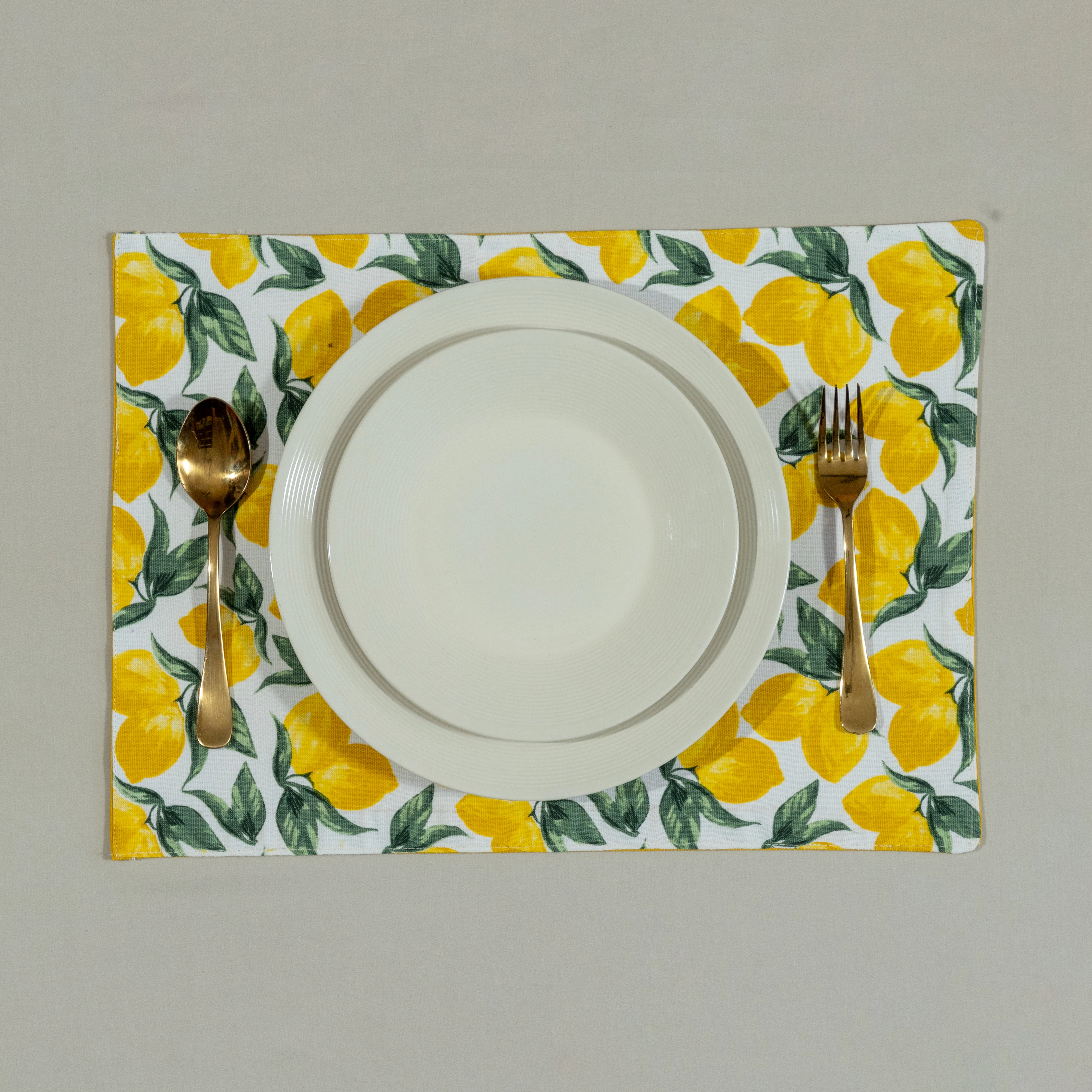 Oak & Lily Combo Set of Table Runner and Placemats Lemon Print - Image 5