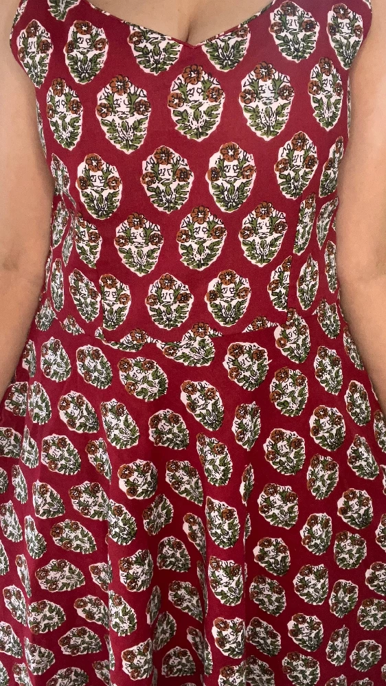 Sangria Red Print Knee Apron Dress - Image 5