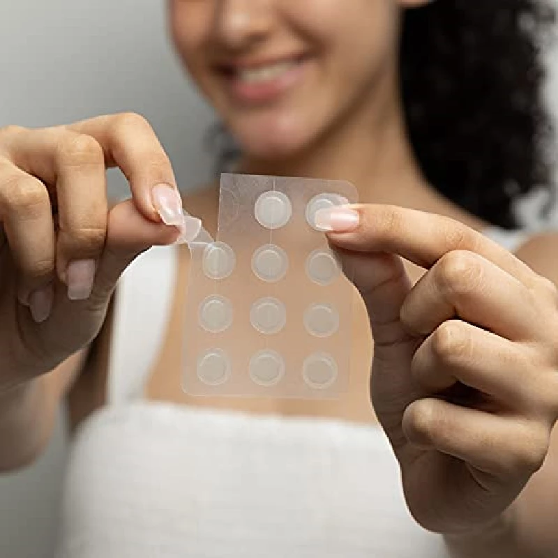 The Derma Co Micro-Tip Salicylic Acid Acne Pimple Patches with Hydrocolloid for Clean & Clear Skin - 24 Patches in 1 Pack - Image 4