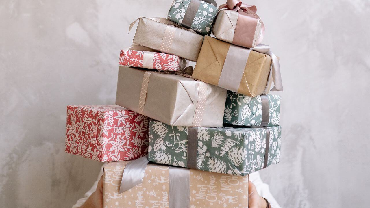 customized gift hamper