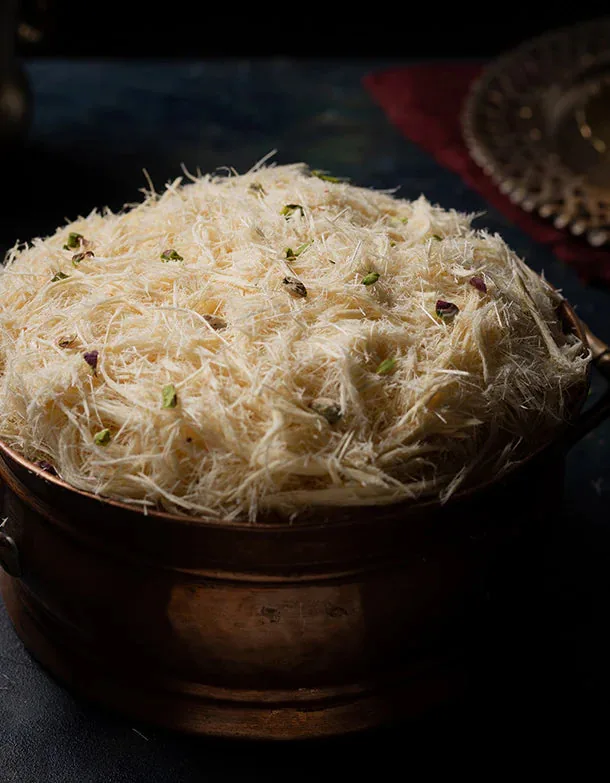 Kandoi Bhogilal Mulchand Shon Papdi | Traditional Pure Ghee Sweet | Delicate Flaky Layering 500 gm