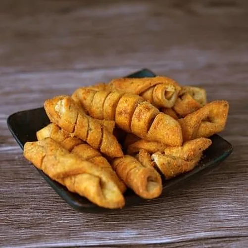 Nathu's Karela Mathri | Crispy Spiced Tea Time Snack | Authentic North Indian Namkeen 500 gm
