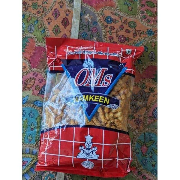 Om Namkeen Kurkure | Crunchy Indian Savory Snack | Authentic Indori Spice Blend 180 gm
