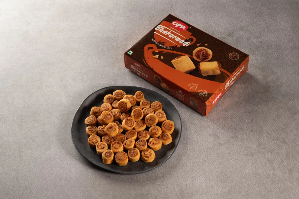 Om Sweets & Snacks Bakarwadi | Crispy Spicy Pinwheel Snack | Authentic Regional Taste 300 gm