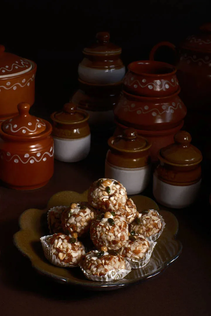 Pothgaal Sweet Butter Scotch Tikki | Fusion Indian Confectionery | Rich Cashew & Butterscotch Discs-2