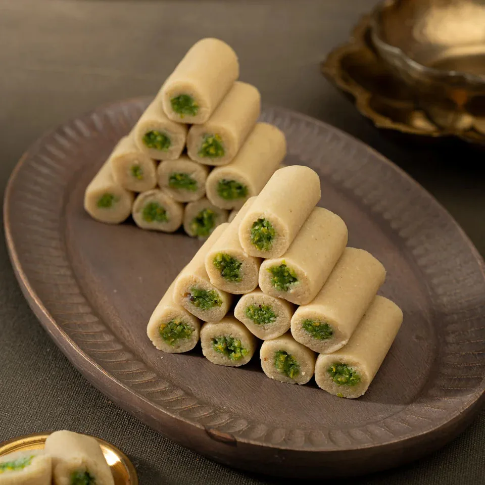 Pothgaal Sweet Kaju Pista Roll | Traditional Cashew Pistachio Mithai | Fresh Sweets-2